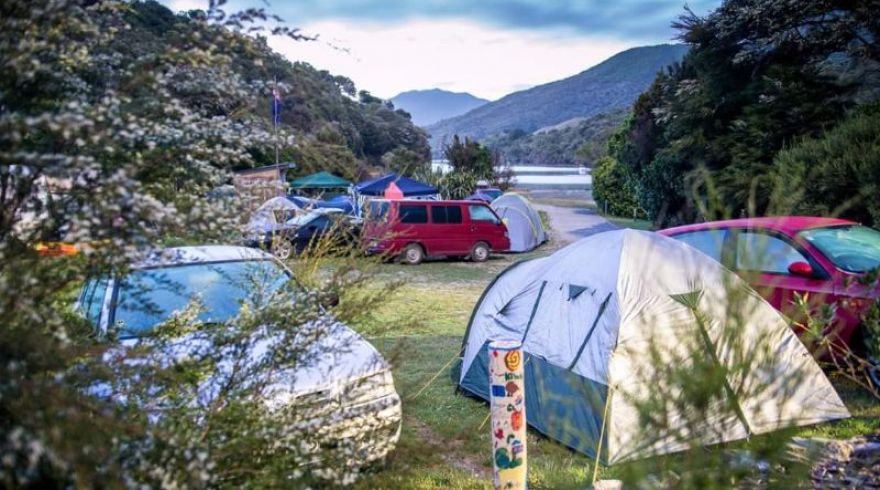 Mistletoe Bay Camping